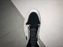 Tênis Nike Air Jordan 1 MID "Pass the Torch"