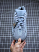 Tênis Adidas Yeezy Boost 700 V2 Hospital Blue