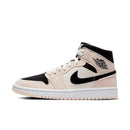 Tênis Nike Air Jordan 1 Mid Barely Orange Light