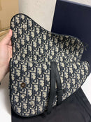DIOR SADDLE BAG BLACK DETAILS