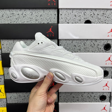 NIKE HOT STEPS