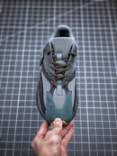 Tênis Adidas Yeezy Boost 700 Teal Blue
