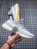 Tênis Adidas Yeezy Boost 350 V2 Yeshaya (Refletivo)