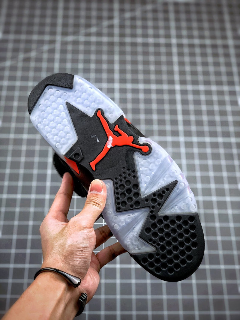 Tênis Nike Air Jordan 6 Retro Black Infrared (2019)