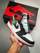 Tênis Nike Air Jordan 1 Retro High "Satin Black Toe"
