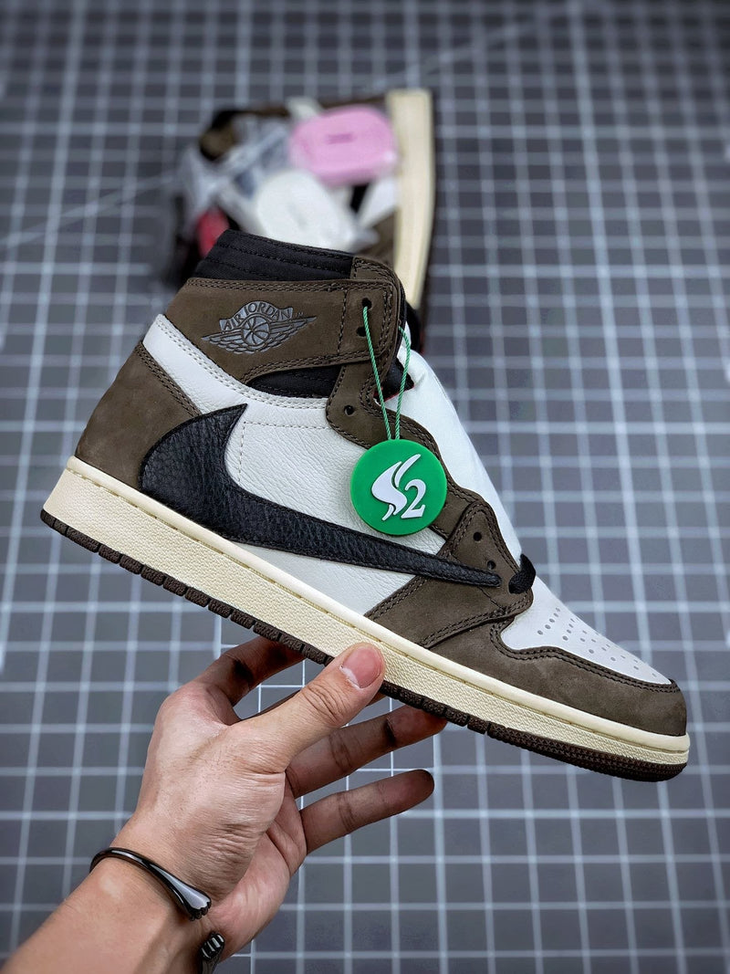 Tênis Nike Air Jordan 1 Retro High "Travis Scott"