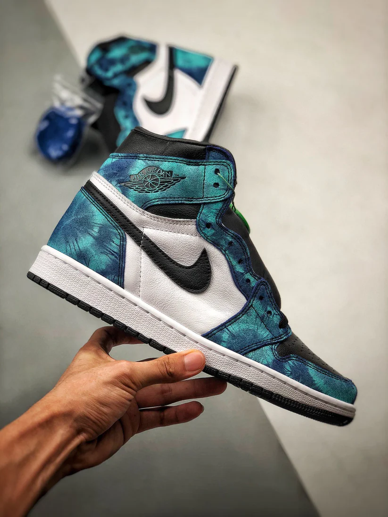 Tênis Nike Air Jordan 1 High "Tie Dye"