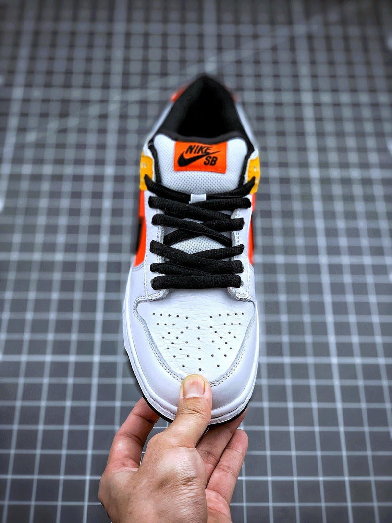 Tênis Nike SB Dunk Low "Raygun"