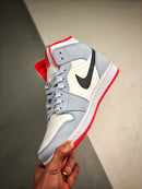 Tênis Nike Air Jordan 1 Mid "Half Blue Polka Dot Swoosh (GS)"