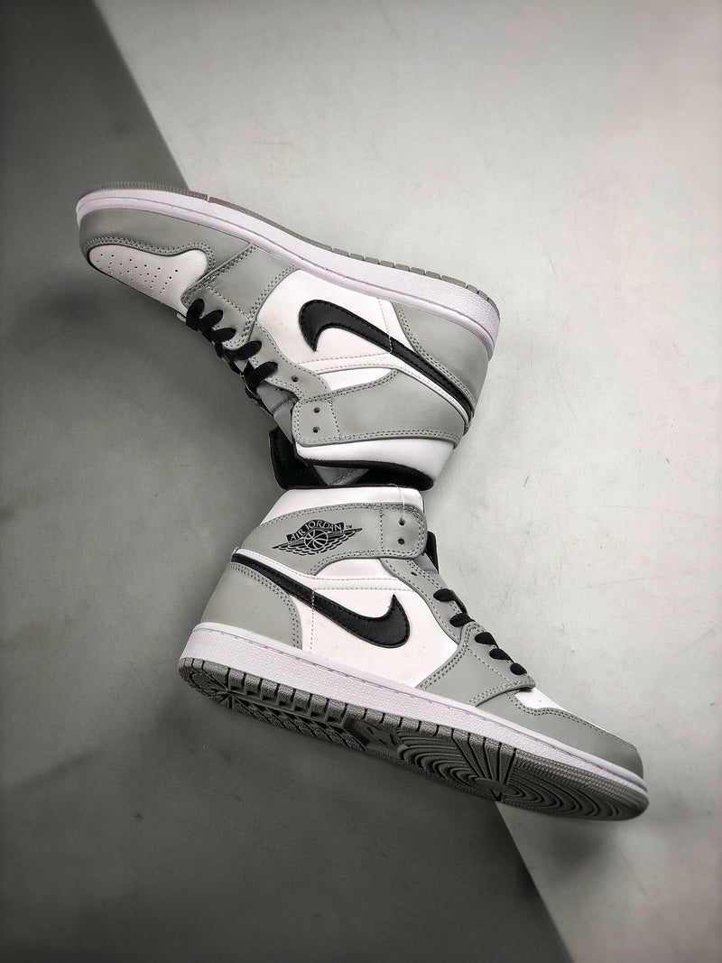 Tênis Nike Air Jordan 1 MID "Light Smoke Grey"