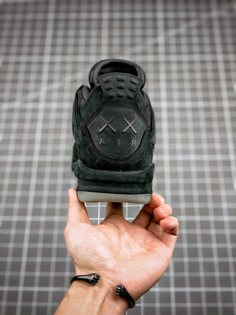 Tênis Nike Air Jordan 4 Retro Kaws Black