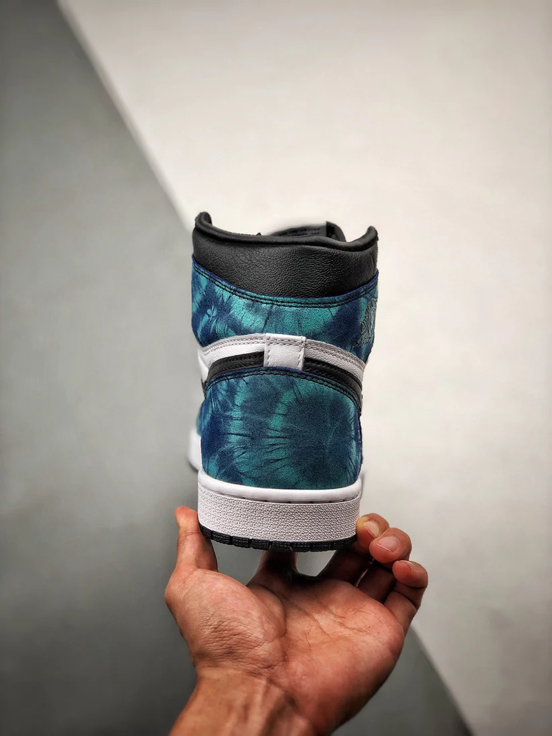 Tênis Nike Air Jordan 1 High "Tie Dye"