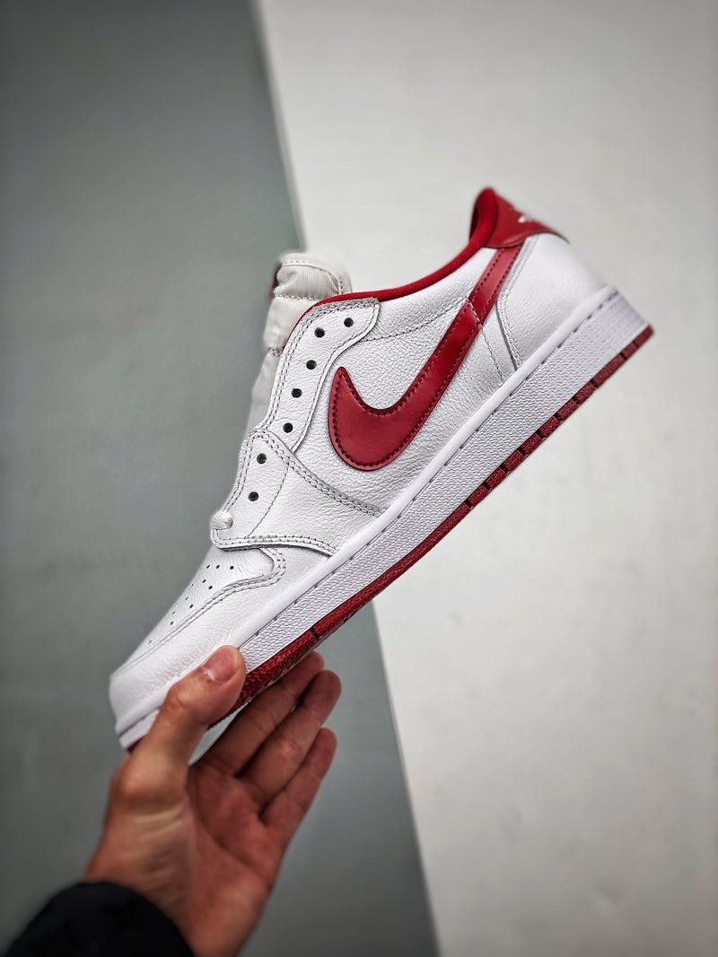 Tênis Nike Air Jordan 1 Low Retro "White Varsity Red"