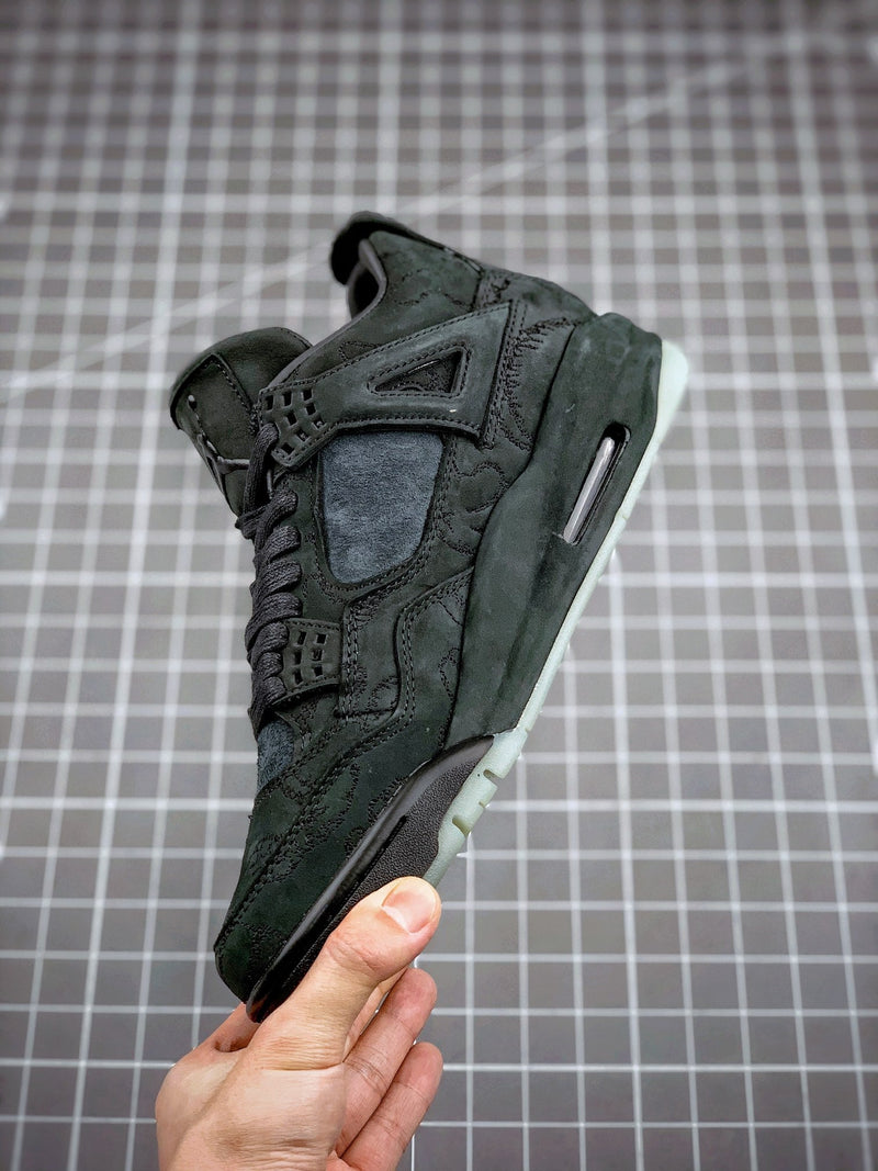 Tênis Nike Air Jordan 4 Retro Kaws Black