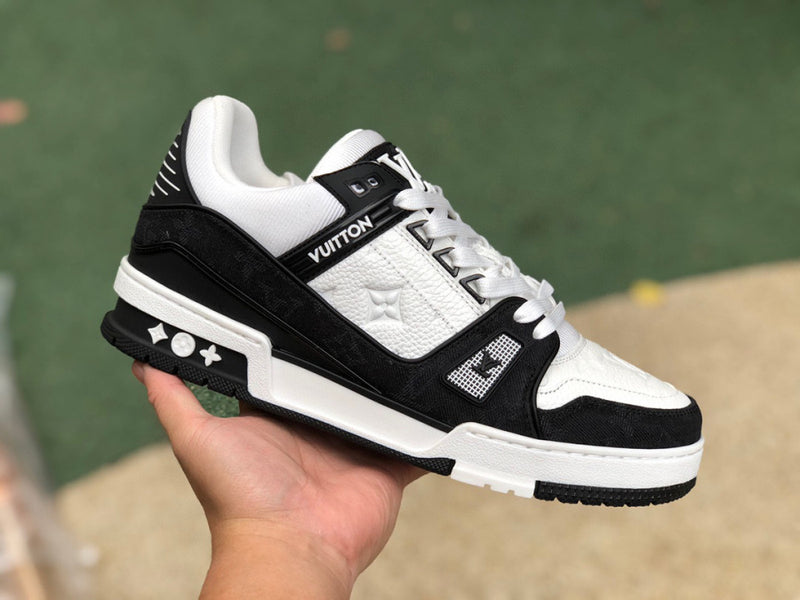 Louis Vuitton runners black