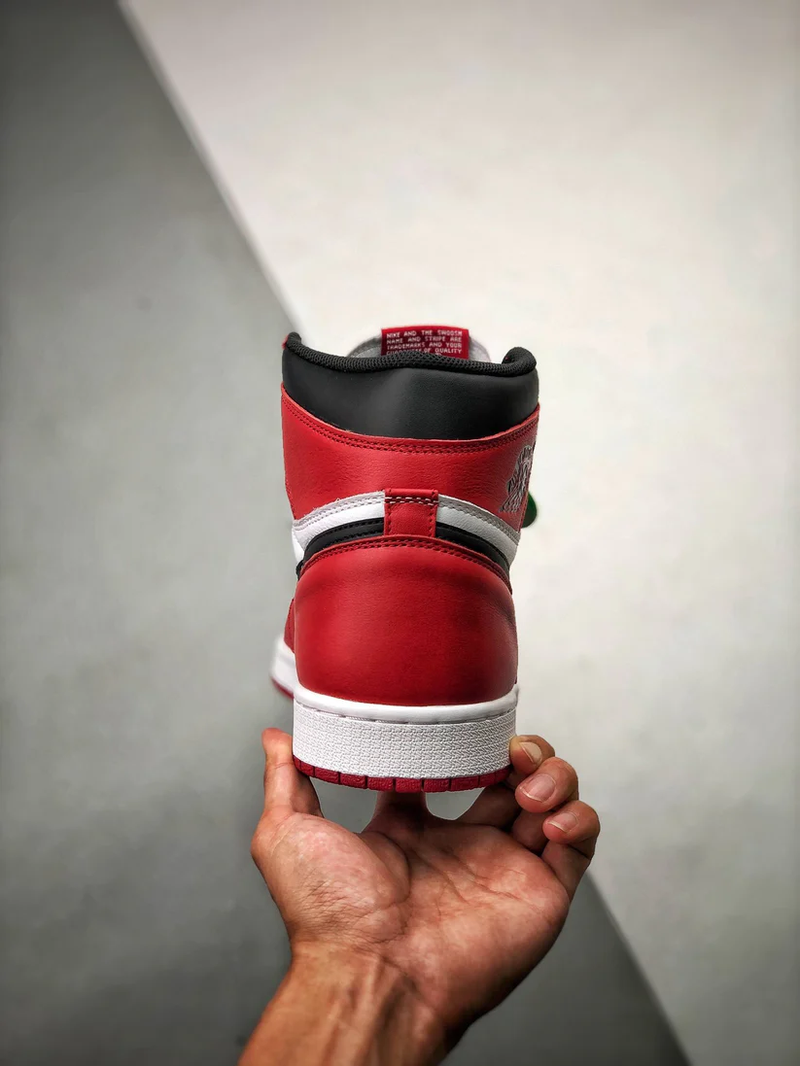 Tênis Nike Air Jordan 1 Retro High Chicago 2015