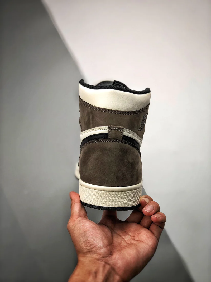 Tênis Nike Air Jordan 1 High Dark Mocha