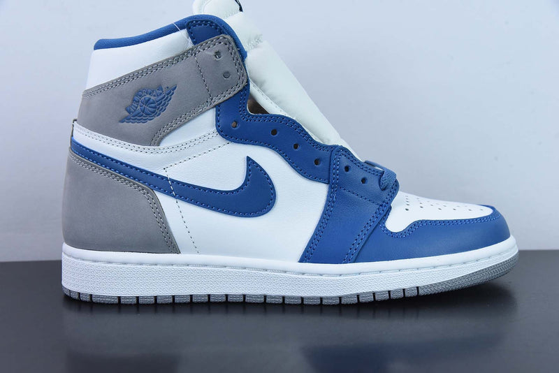 Tênis Nike Air Jordan 1 Retro High "True Blue"