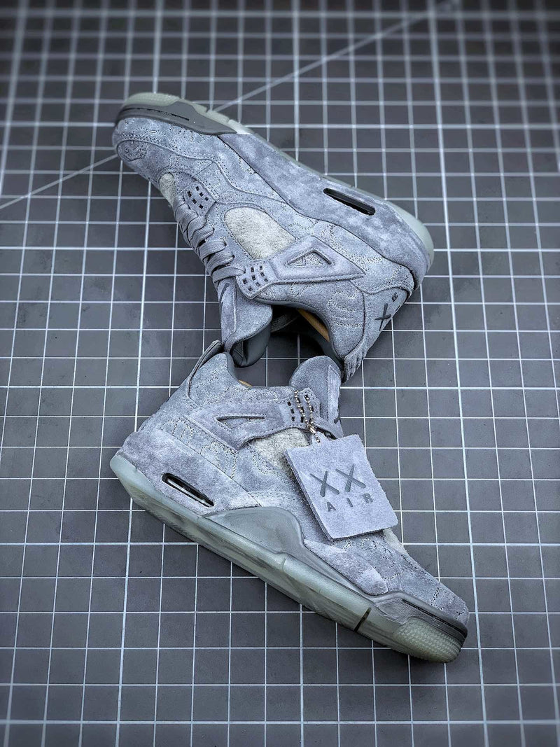 Tênis Nike Air Jordan 4 Retro Kaws