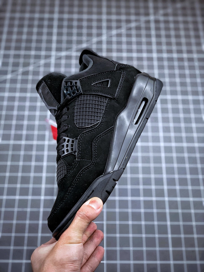 Tênis Nike Air Jordan 4 Retro Black Cat (2020)