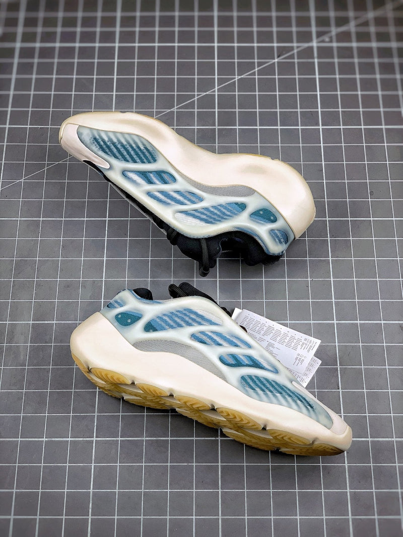 Tênis Adidas Yeezy Boost 700 V3 Kyanite