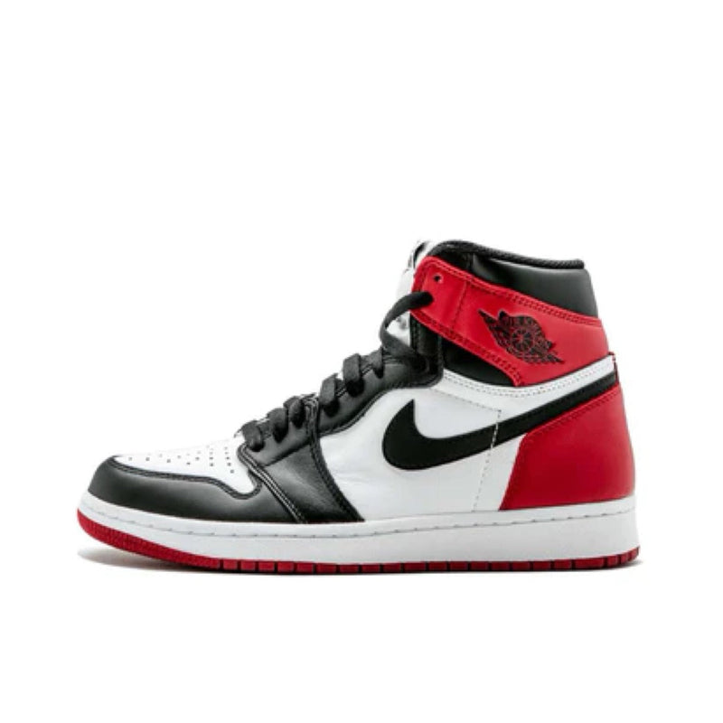 Tênis Nike Air Jordan 1 Retro Black Toe