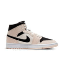 Tênis Nike Air Jordan 1 Mid Barely Orange Light
