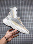 Tênis Adidas Yeezy Boost 700 V2 Cream