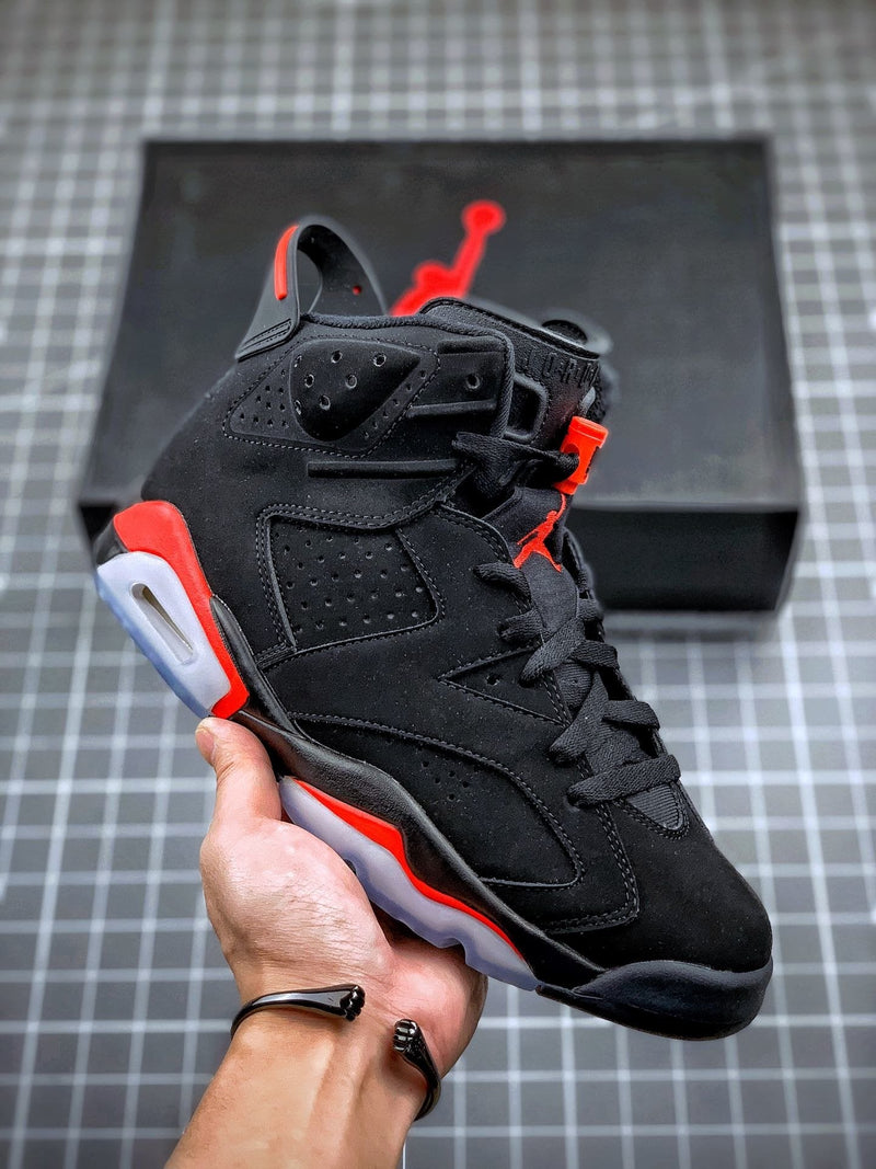 Tênis Nike Air Jordan 6 Retro Black Infrared (2019)