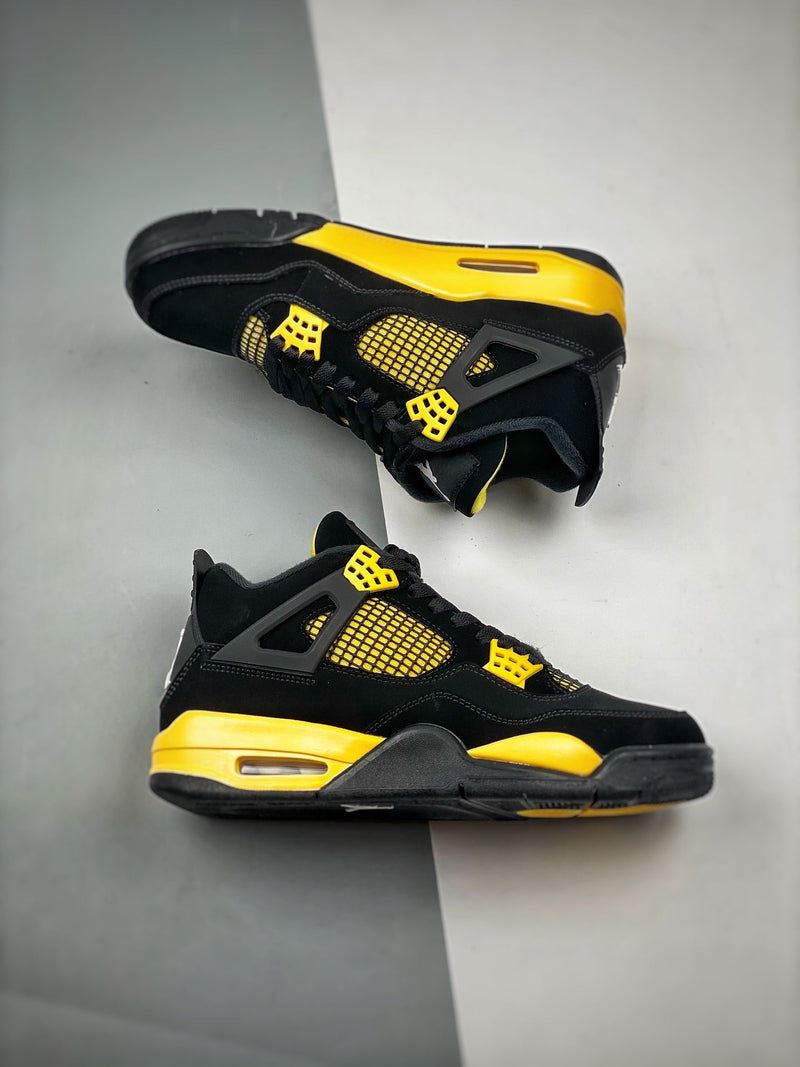 Tênis Nike Air Jordan 4 "Thunder"