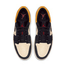 Tênis Nike Air Jordan 1 Low Sail University Gold Black
