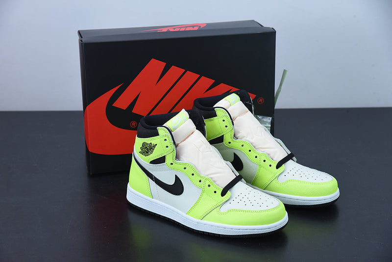 Tênis Nike Air Jordan 1 High "Volt"