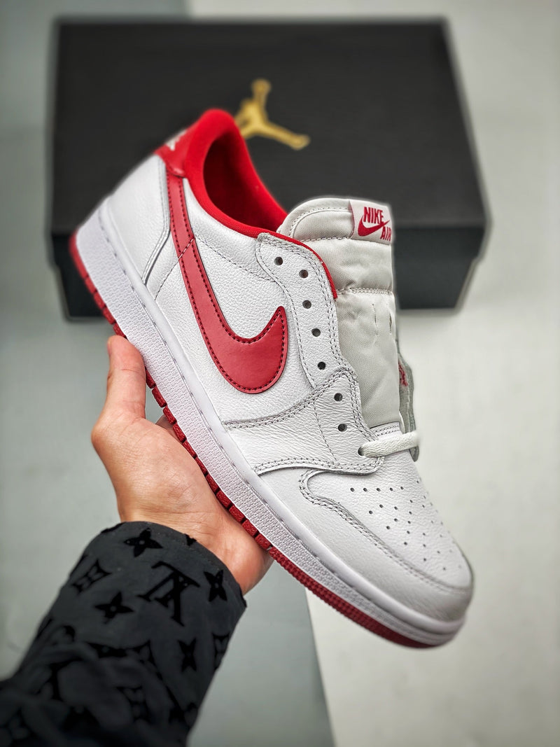 Tênis Nike Air Jordan 1 Low Retro "White Varsity Red"