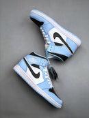 Tênis Nike Air Jordan 1 Mid "Ice Blue"