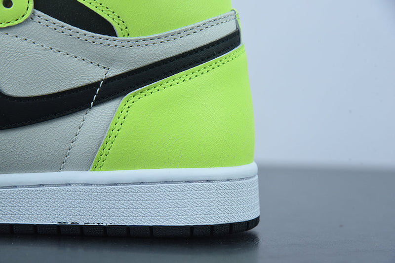 Tênis Nike Air Jordan 1 High "Volt"