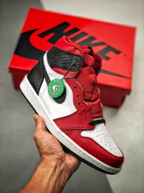 Tênis Nike Air Jordan 1 Retro High "Satin Red"