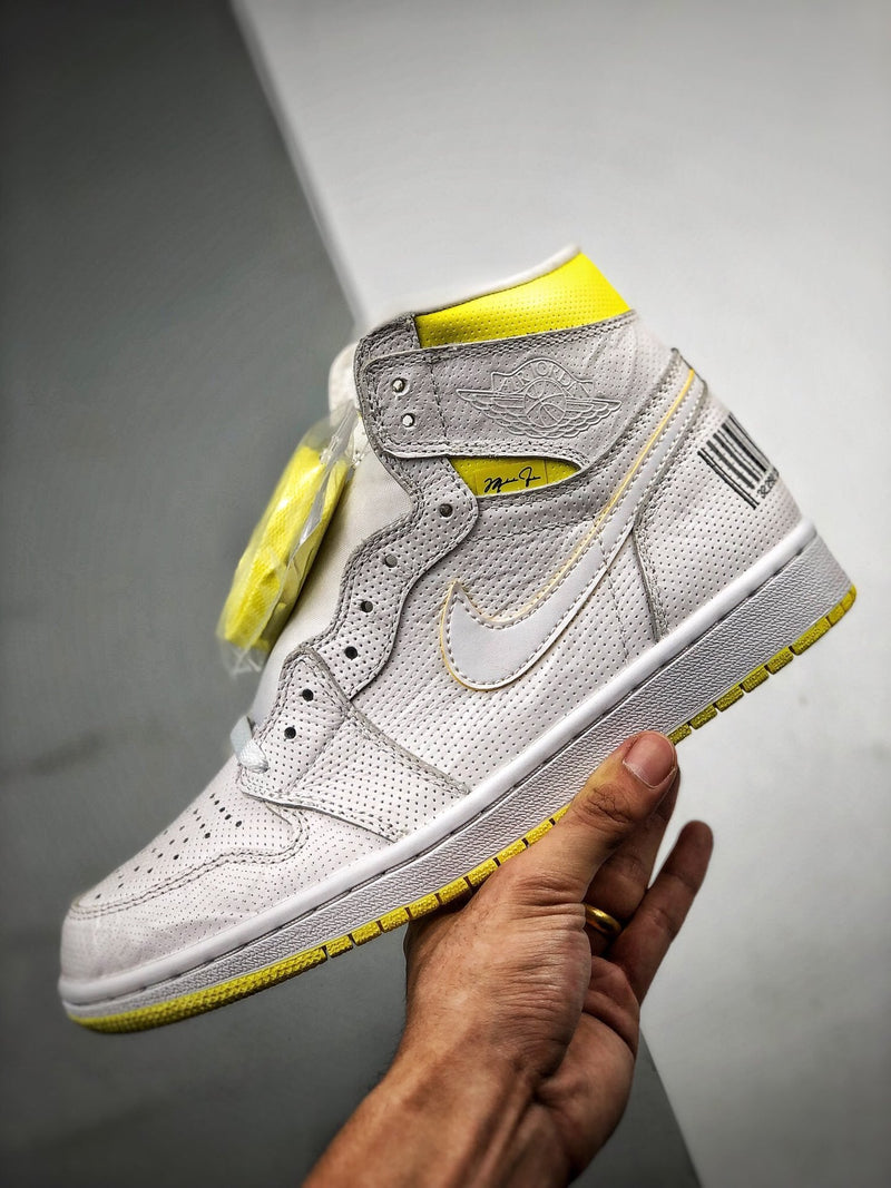 Tênis Nike Air Jordan 1 Retro High "First Class Flight"