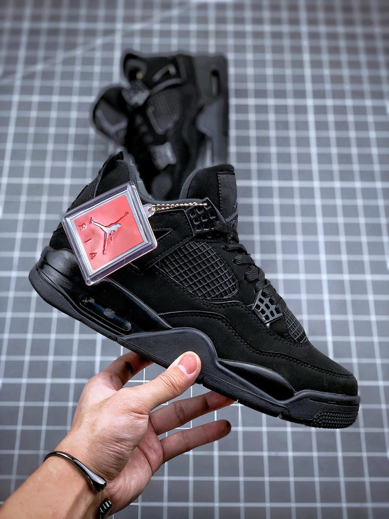 Tênis Nike Air Jordan 4 Retro Black Cat (2020)