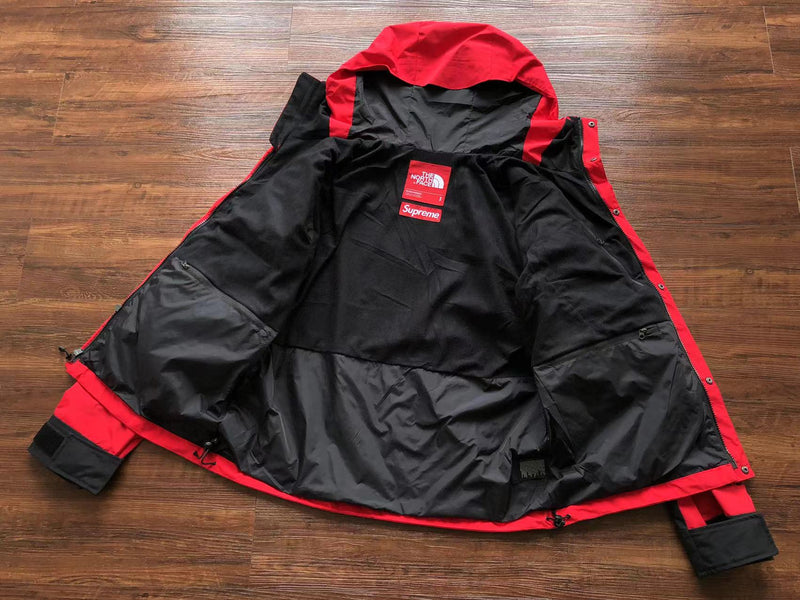 JAQUETA THE NORTH FACE VS SUPRME