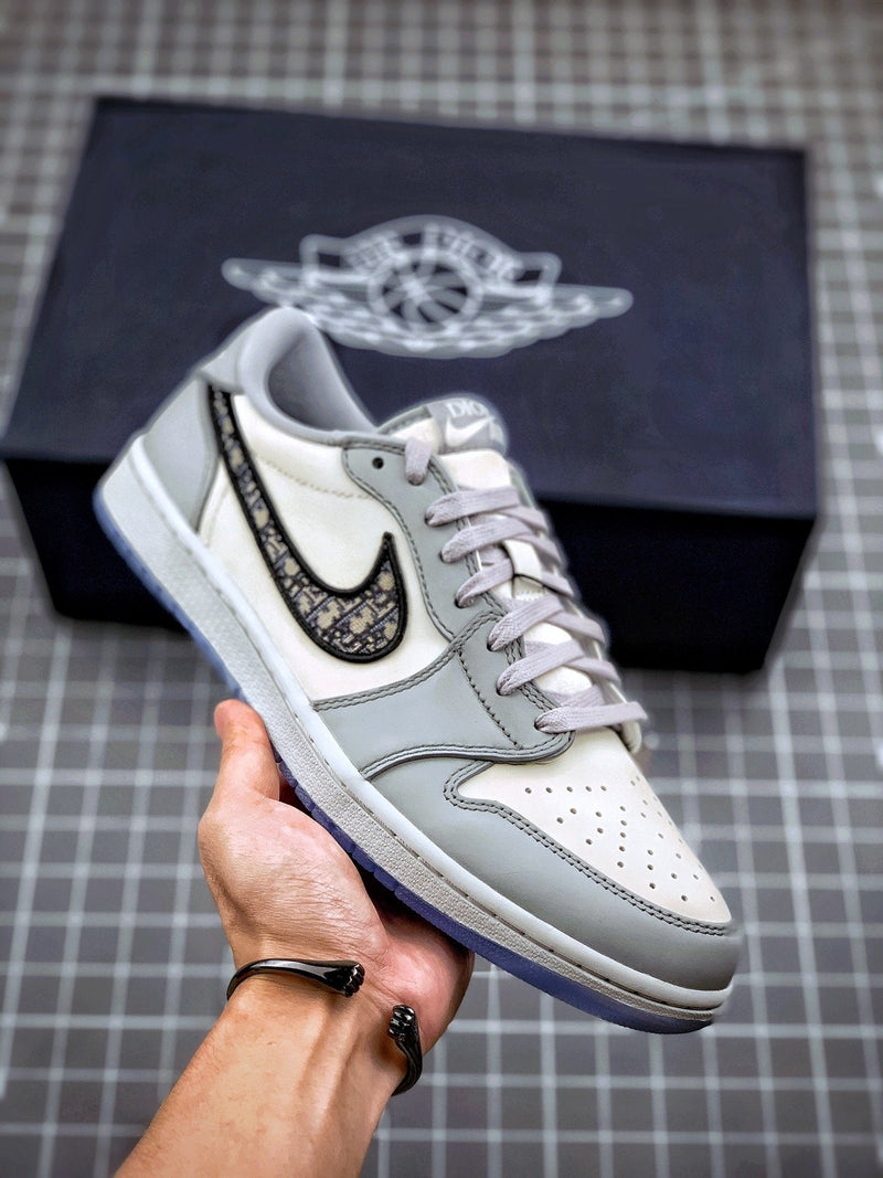 Tênis Nike Air Jordan 1 Low Retro Dior