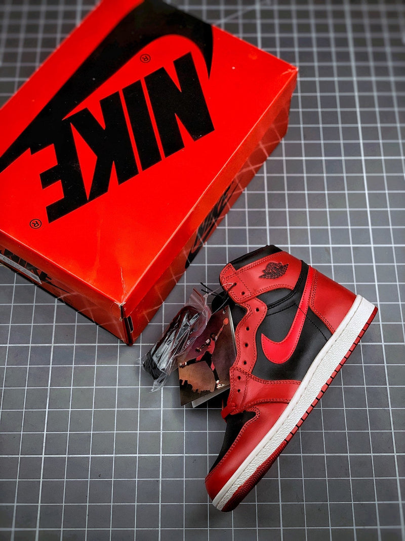 Tênis Nike Air Jordan 1 High '85 'Varsity Red'