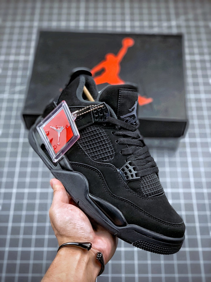 Tênis Nike Air Jordan 4 Retro Black Cat (2020)