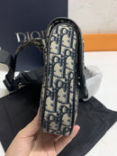 DIOR SADDLE BAG BLACK DETAILS
