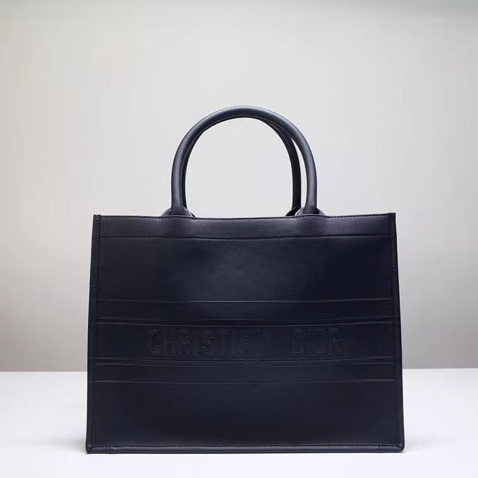 DIOR BAG SIZE