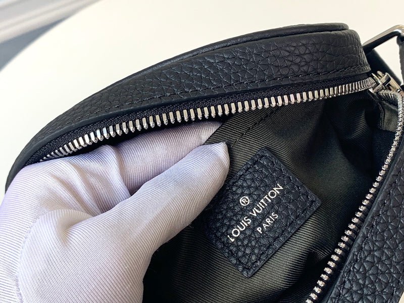 LV MEN CLASSIC SHOULDER BAG PREMIUM