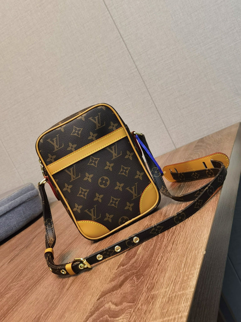 LV MEN CLASSIC SHOULDER BAG PREMIUM