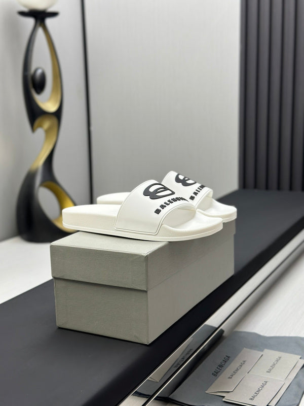 BALENCIAGA SHOES 1.1 PREMIUM
