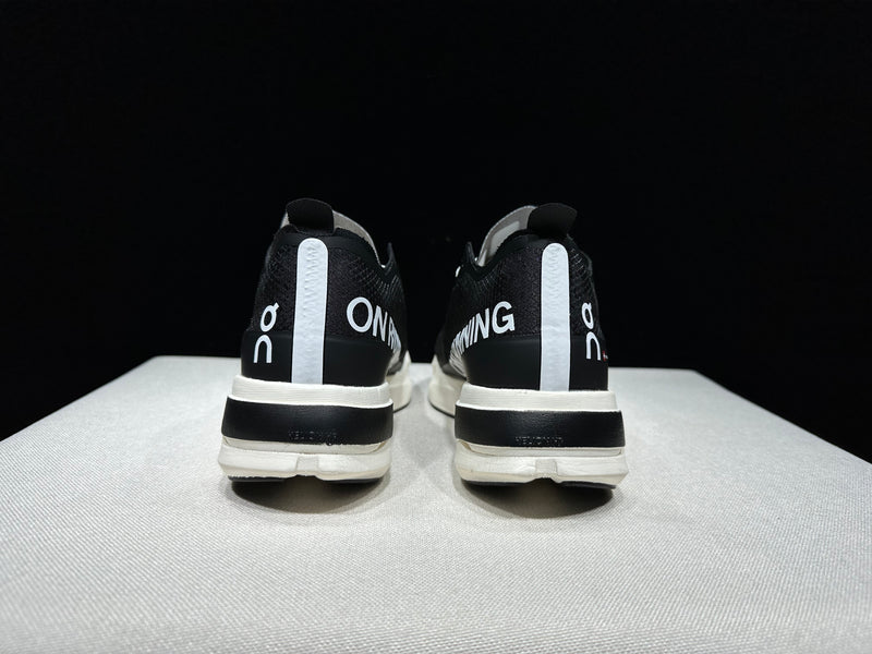 ON CLOUD SHOES PREMIUM 1.1