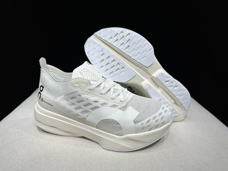 ON CLOUD SHOES PREMIUM 1.1