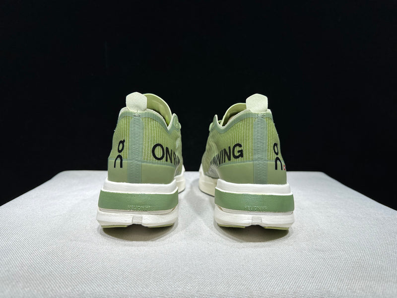 ON CLOUD SHOES PREMIUM 1.1